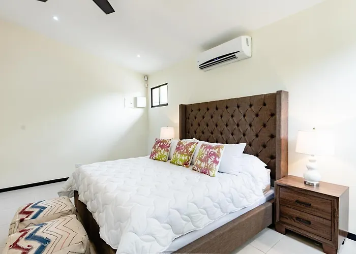 Flamingo Estates 18- 4 Bedroom House With Pool Ferienhaus